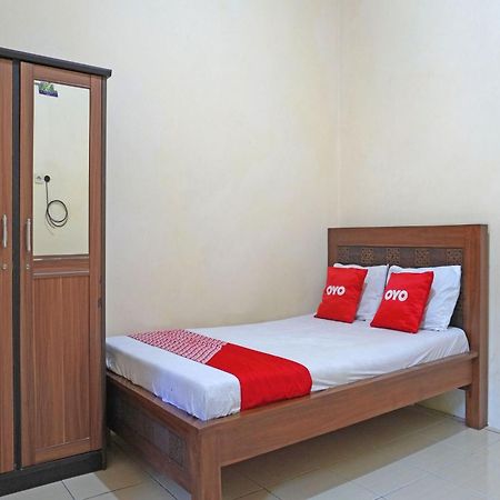 Oyo 91762 Green Home Stay Syariah Пурвакарта Экстерьер фото